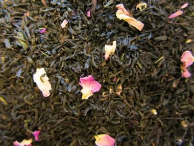 Rosentee mit Blüten Ronnefeldt Blumentee